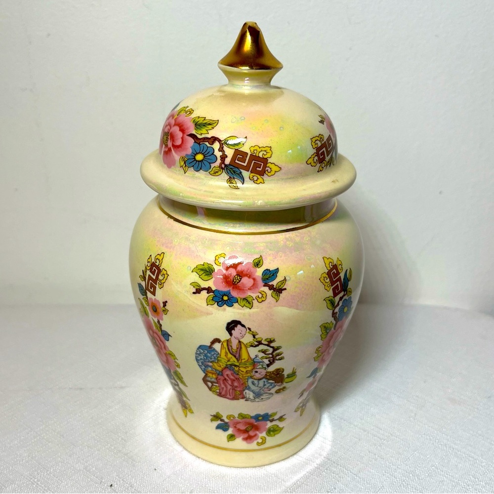 Sadler Vintage Ginger Jar England Luster Glaze Roses Flowers Console Jar 6.8"